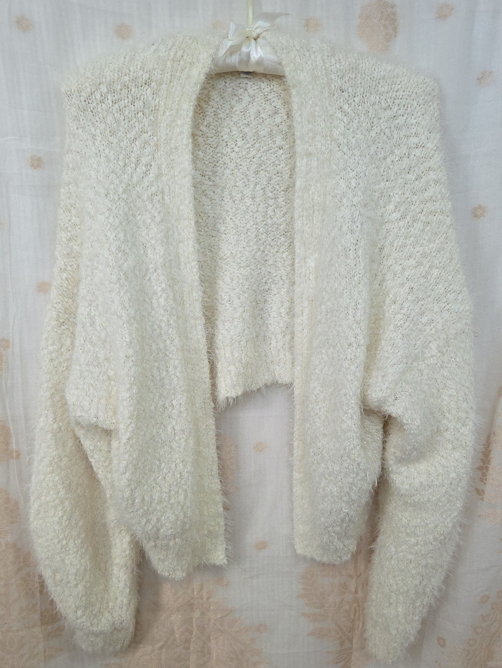 Urban Outfitters Cream Cropped Open-Front Fuzzy Cardigan M
